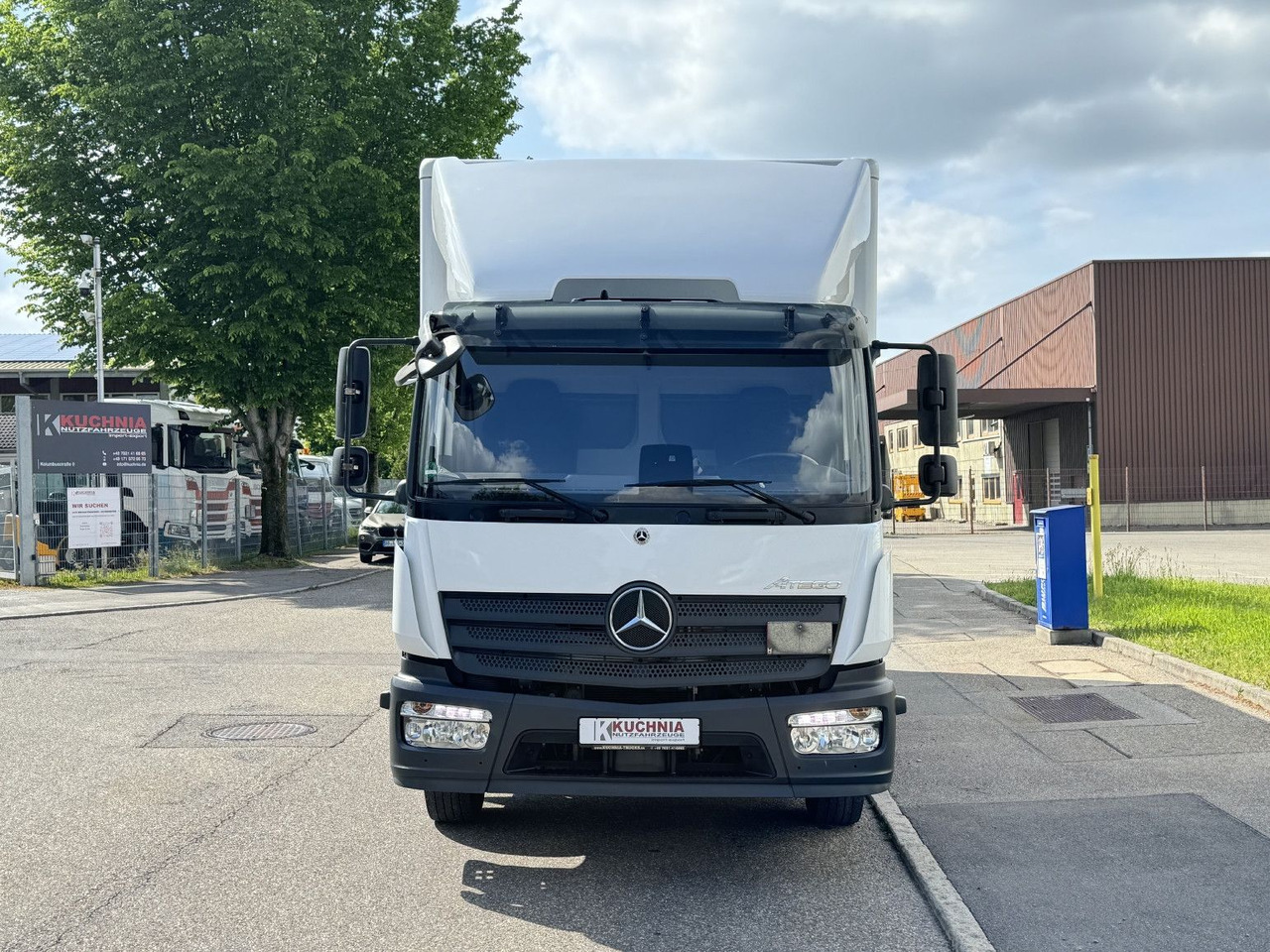 Mercedes-Benz Atego 1221 L Koffer 6,1m LBW AHK Klima TOP - Box truck: picture 2 Mercedes-Benz Atego 1221 L Koffer 6,1m LBW AHK Klima TOP - Box truck: picture 2