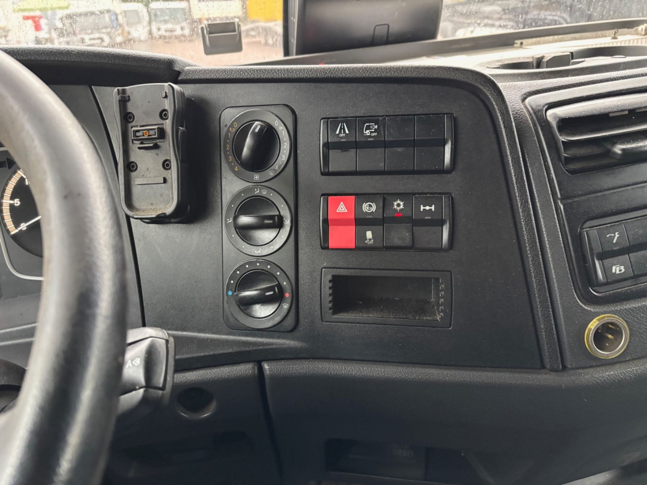 Mercedes-Benz Atego 818L, Euro-6, Klima, LBW on lease Mercedes-Benz Atego 818L, Euro-6, Klima, LBW: picture 14 Mercedes-Benz Atego 818L, Euro-6, Klima, LBW on lease Mercedes-Benz Atego 818L, Euro-6, Klima, LBW: picture 14