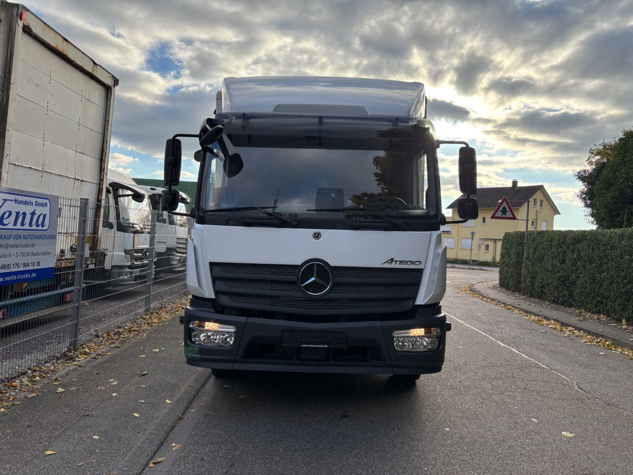 Mercedes-Benz Atego III 1227L, Euro-6, 2xAHK, Klima, Abbiegeas - Box truck: picture 2 Mercedes-Benz Atego III 1227L, Euro-6, 2xAHK, Klima, Abbiegeas - Box truck: picture 2