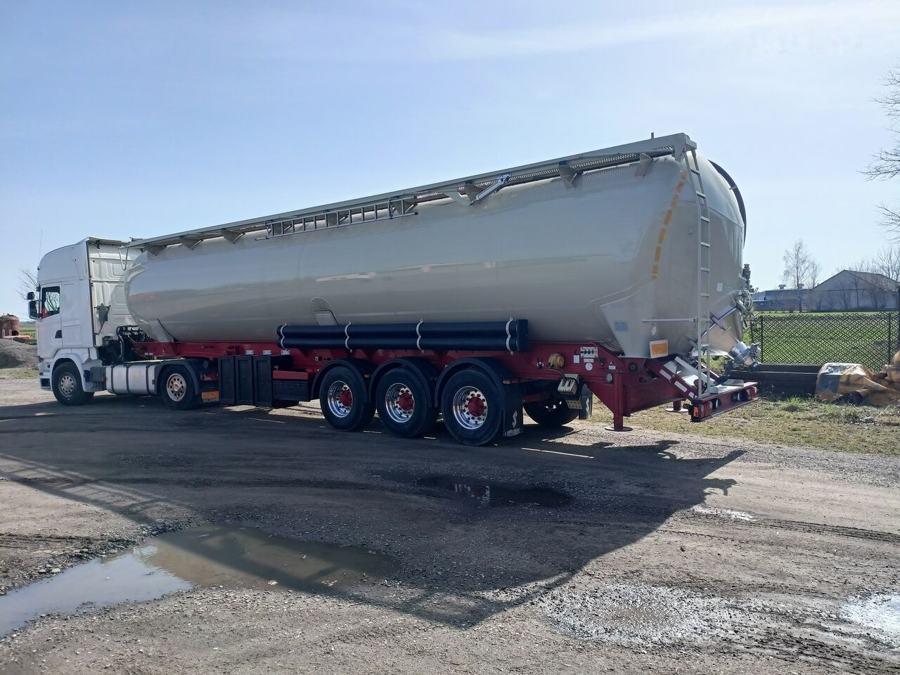 Spitzer SK2766CAL - Silo semi-trailer: picture 2 Spitzer SK2766CAL - Silo semi-trailer: picture 2