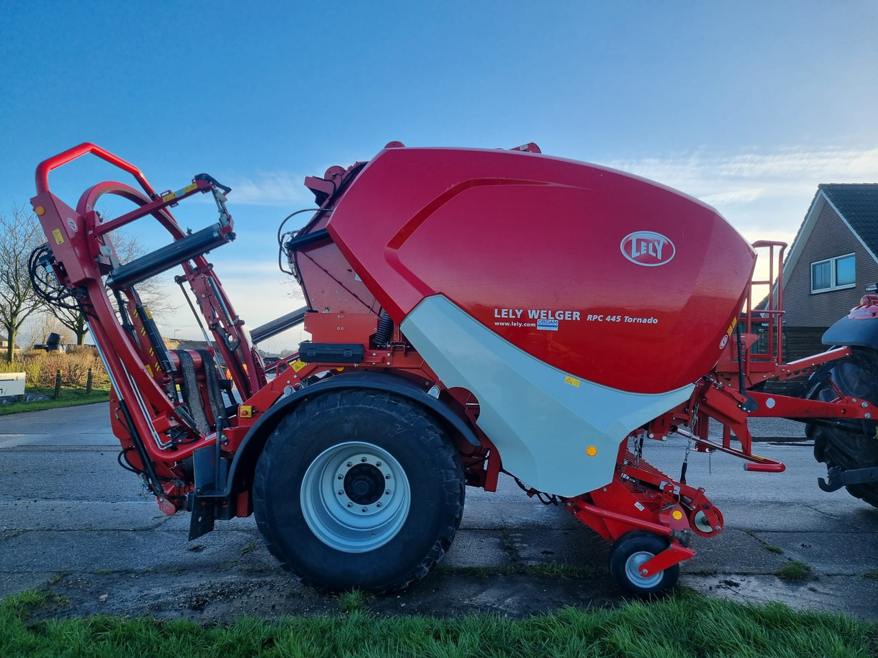 Lely Welger RPC 160V - Bale wrapper: picture 1 Lely Welger RPC 160V - Bale wrapper: picture 1
