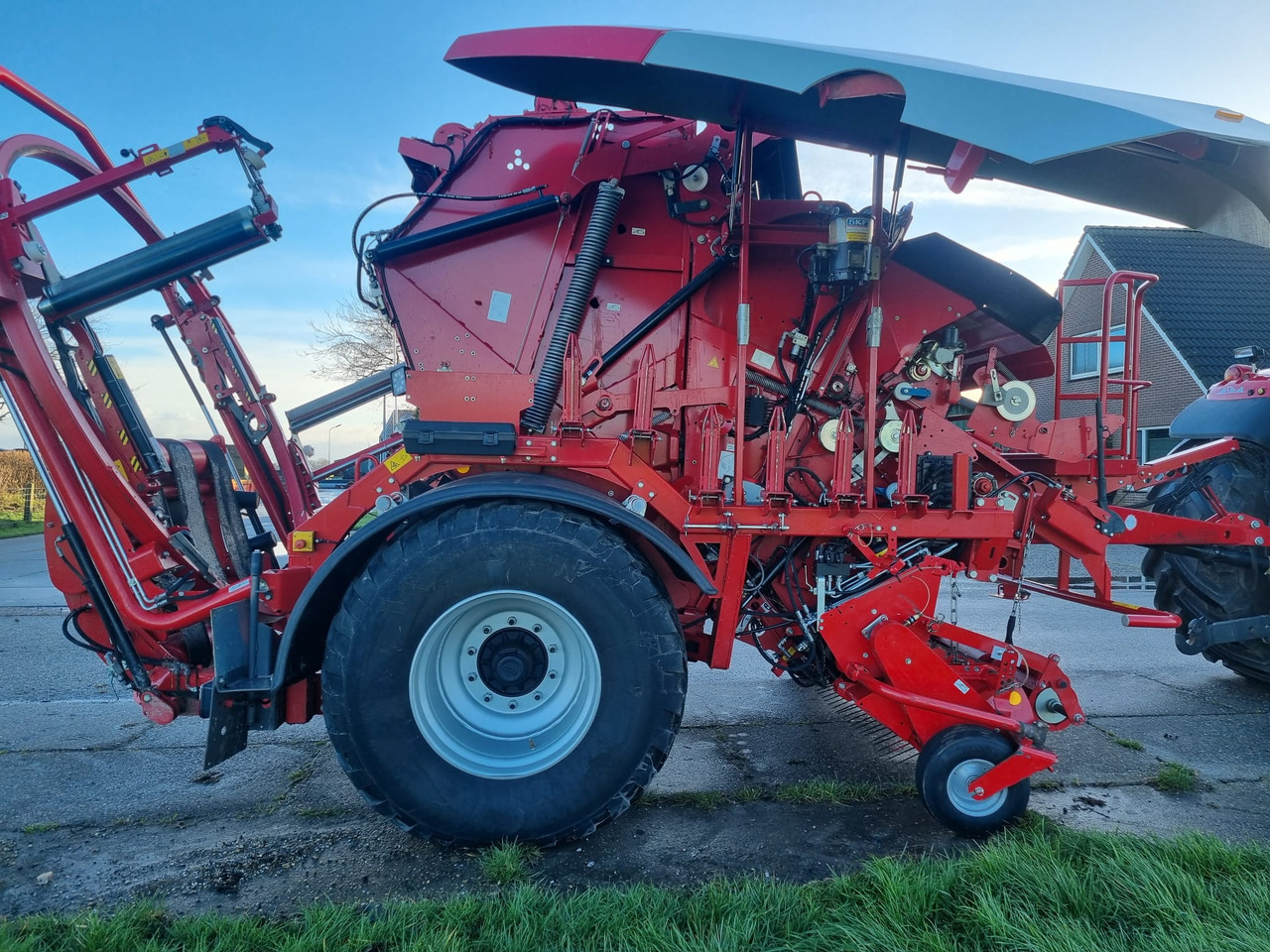 Lely Welger RPC160V - Bale wrapper: picture 4 Lely Welger RPC160V - Bale wrapper: picture 4