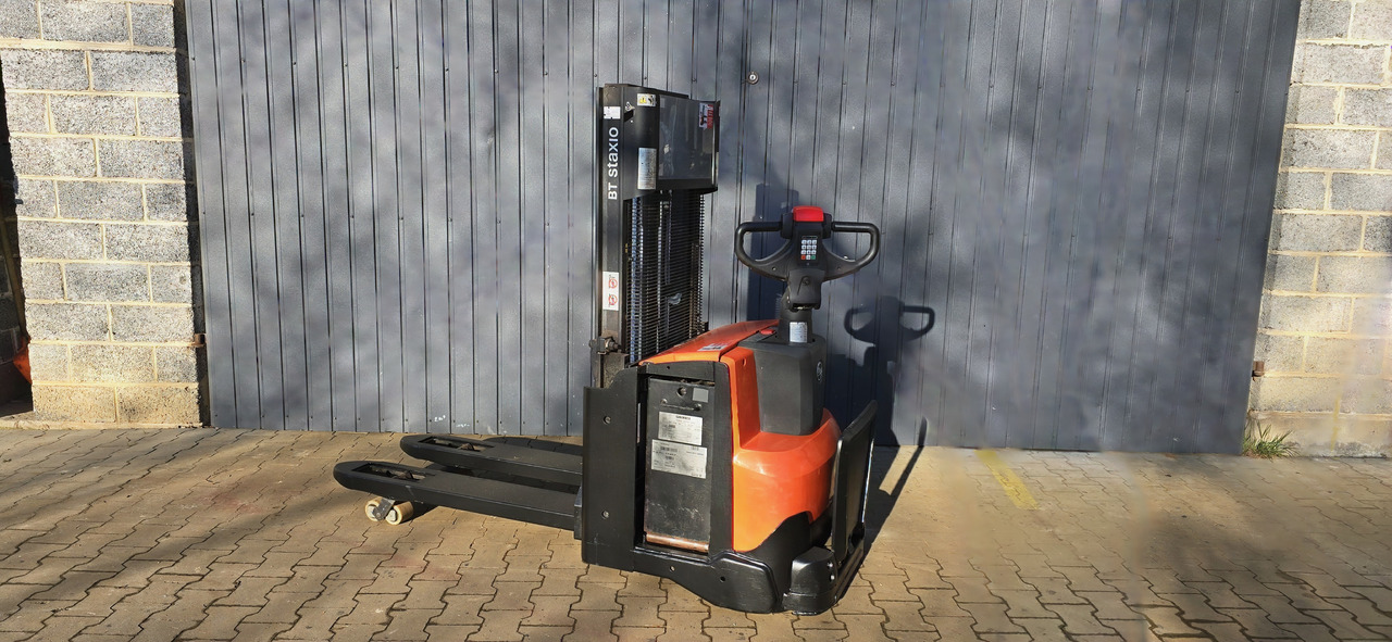 BT SWE 200 D initilal lift, wstępne podnoszenie wideł - Stacker: picture 3 BT SWE 200 D initilal lift, wstępne podnoszenie wideł - Stacker: picture 3