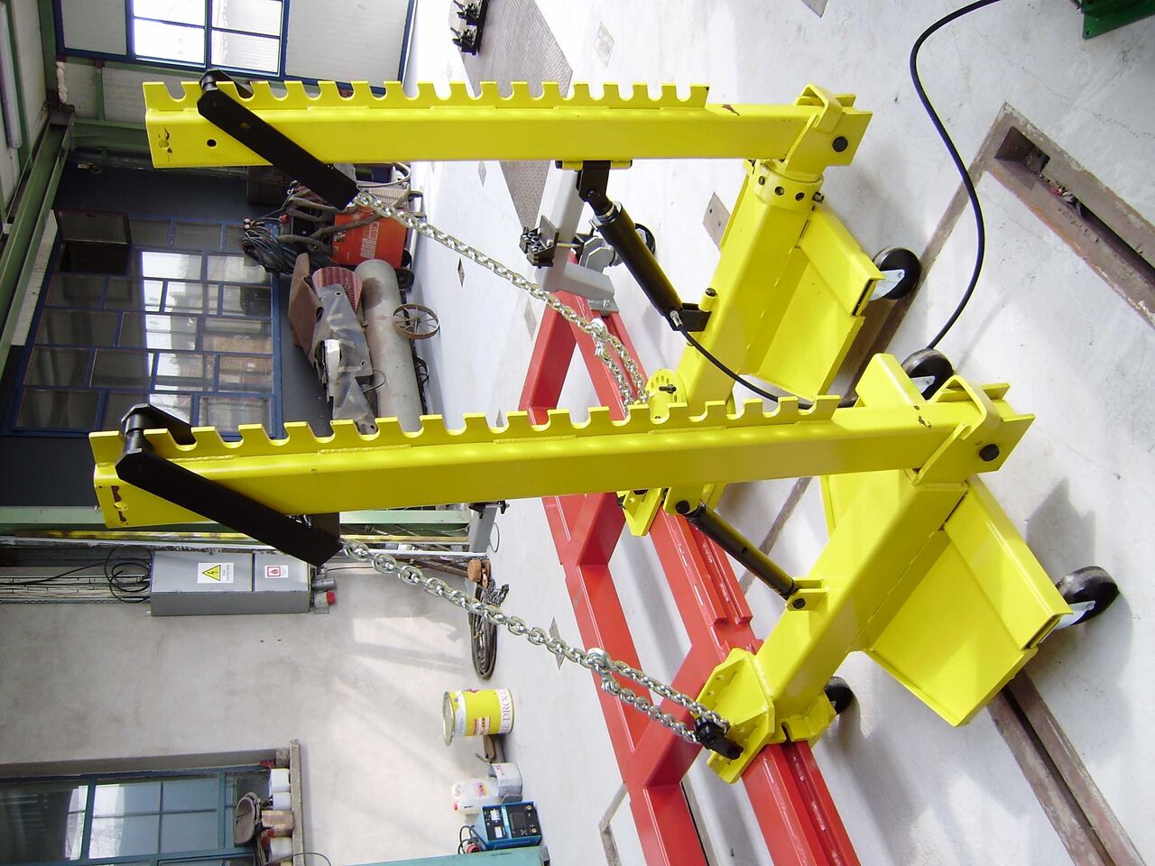 Tapka Bodywork Straightening Bench with Dozer (3000x920) / Tapka Karosserie Richtbank mit Dozer (3000x920) / Tapka Karosářská Rovnáci Lavička s Dozerem (3000x920) / Tapka Banc de Dreptare Caroserie cu - Automotive service equipment: picture 2 Tapka Bodywork Straightening Bench with Dozer (3000x920) / Tapka Karosserie Richtbank mit Dozer (3000x920) / Tapka Karosářská Rovnáci Lavička s Dozerem (3000x920) / Tapka Banc de Dreptare Caroserie cu - Automotive service equipment: picture 2