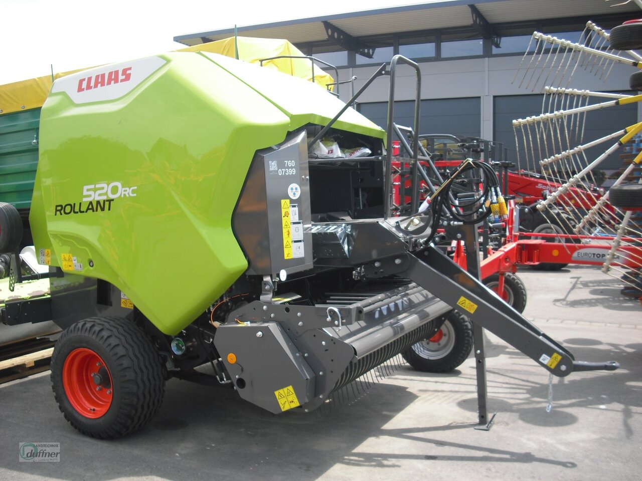 CLAAS ROLLANT 520 RC - Round baler: picture 1 CLAAS ROLLANT 520 RC - Round baler: picture 1