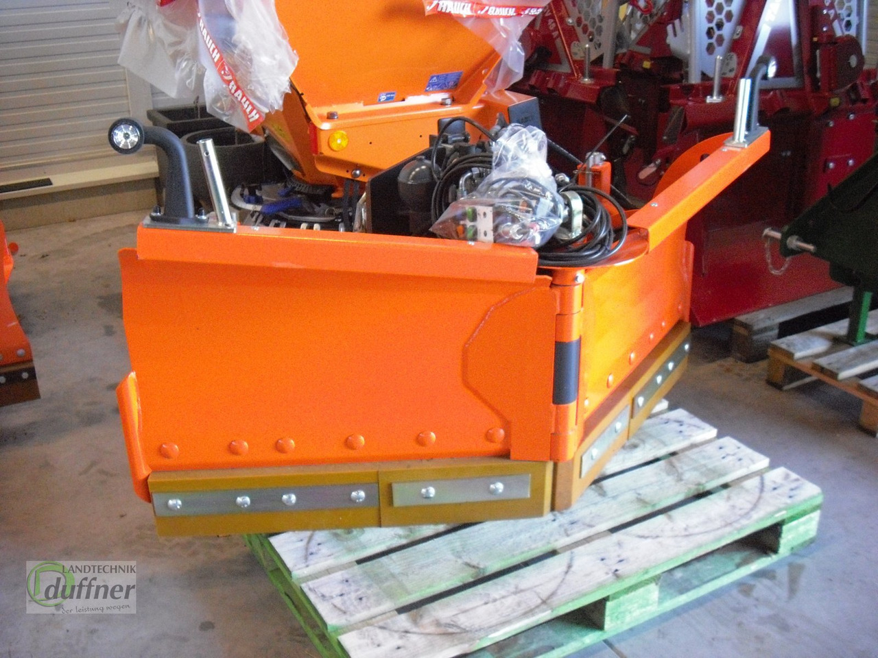 Tuchel Vario 180 - Snow plough for Municipal/ Special vehicle: picture 2 Tuchel Vario 180 - Snow plough for Municipal/ Special vehicle: picture 2