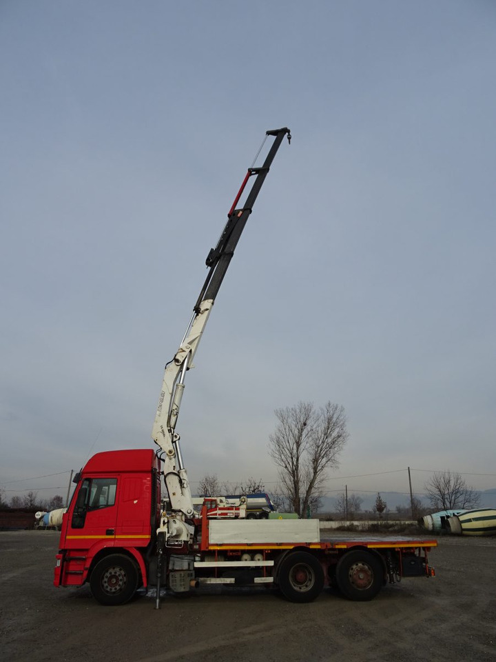 Dropside/ Flatbed truck, Crane truck IVECO EUROSTAR 240E42 BONFIGLIOLI P30500XL: picture 8 Dropside/ Flatbed truck, Crane truck IVECO EUROSTAR 240E42 BONFIGLIOLI P30500XL: picture 8
