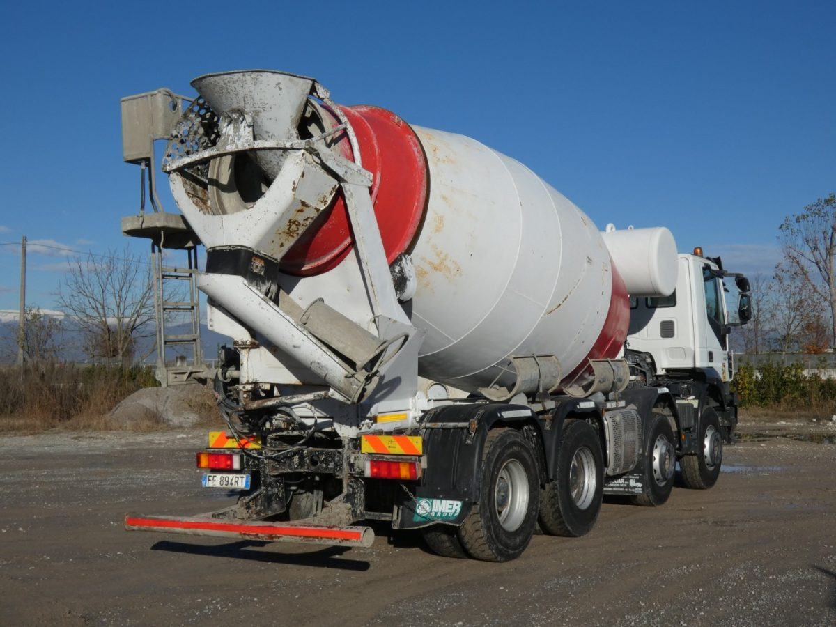 IVECO TRAKKER 450 CIFA RY1300 - Concrete mixer truck: picture 5 IVECO TRAKKER 450 CIFA RY1300 - Concrete mixer truck: picture 5