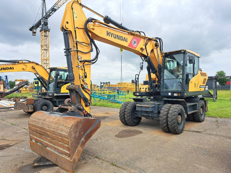 Hyundai HW 160 - Wheel excavator: picture 1 Hyundai HW 160 - Wheel excavator: picture 1