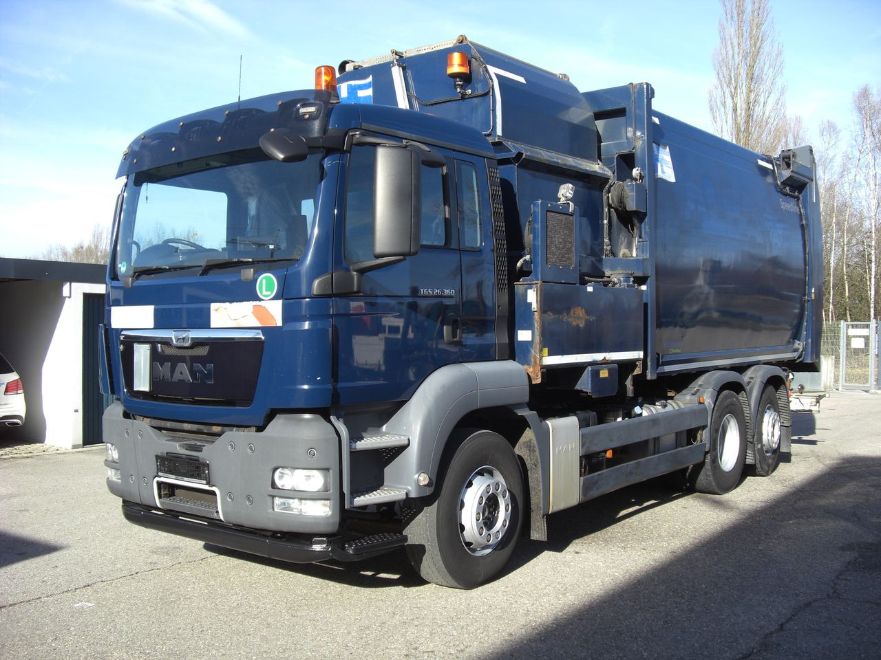 MAN 26360FNLL / RECHTSGEST. - Garbage truck: picture 1 MAN 26360FNLL / RECHTSGEST. - Garbage truck: picture 1