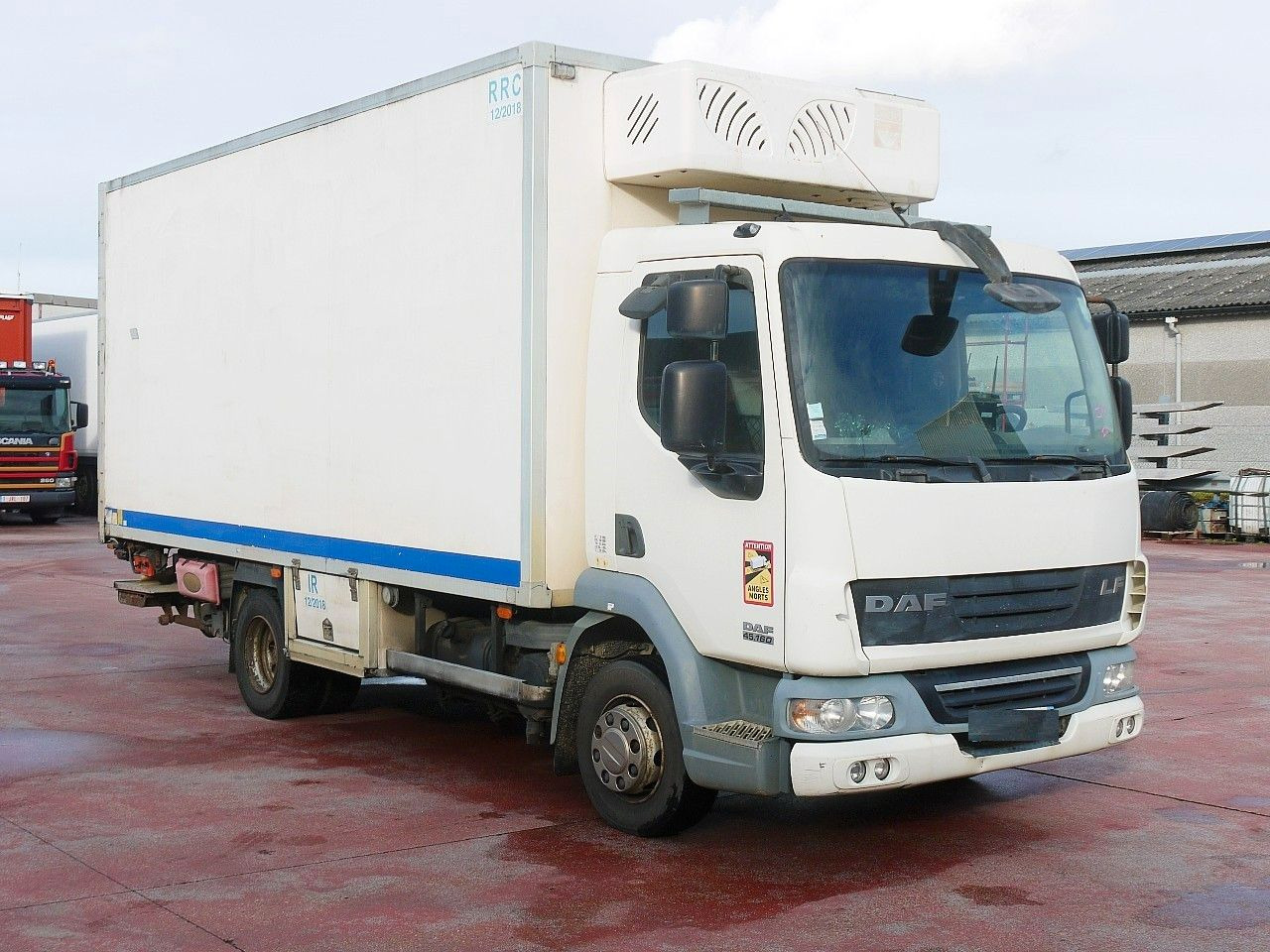 DAF LF 45.160 ISOTHERM KOFFER LADEBORDWAND - Refrigerator truck: picture 2 DAF LF 45.160 ISOTHERM KOFFER LADEBORDWAND - Refrigerator truck: picture 2