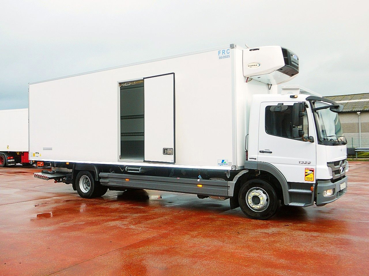 Mercedes-Benz 1322 ATEGO KUHLKOFFER CARRIER SUPRA 850 A/C LUFT - Refrigerator truck: picture 3 Mercedes-Benz 1322 ATEGO KUHLKOFFER CARRIER SUPRA 850 A/C LUFT - Refrigerator truck: picture 3