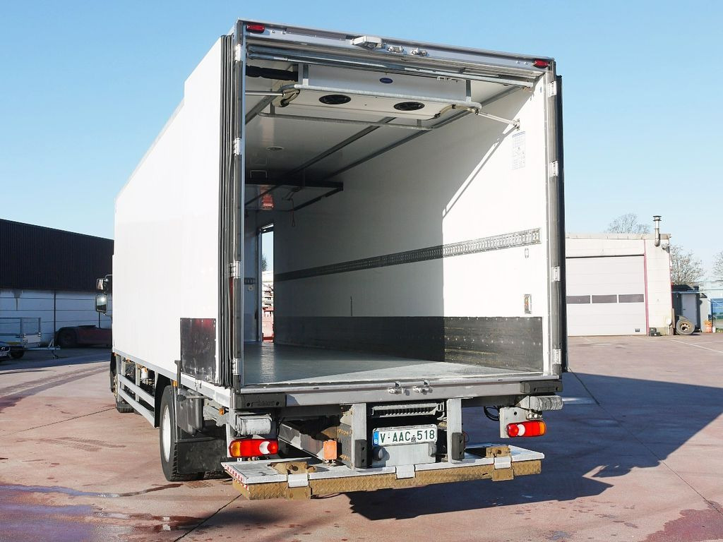 Refrigerator truck Renault P 270.19 D KUHLKOFER CARRIER SUPRA 950 MULIT LBW: picture 8