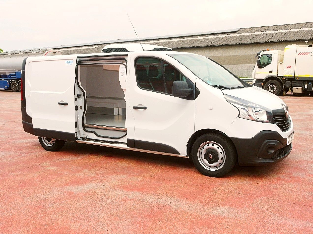Renault TRAFIC L KUHLKASTENWAGEN CARRIER XARIOS 200 -20c - Refrigerated van: picture 3 Renault TRAFIC L KUHLKASTENWAGEN CARRIER XARIOS 200 -20c - Refrigerated van: picture 3