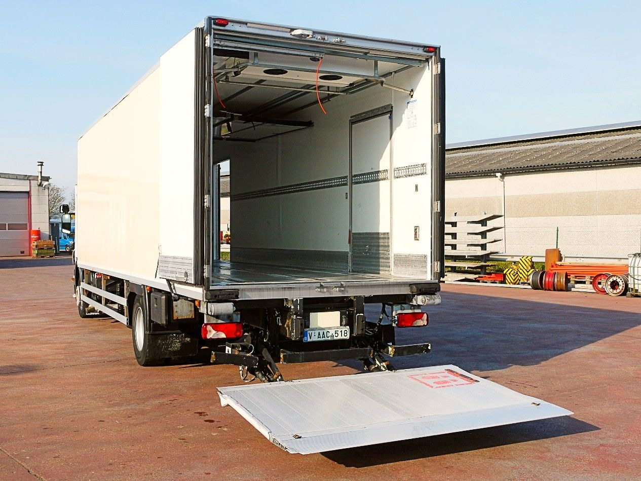 Refrigerator truck Scania P 230 KUHLKOFFER CARRIER SUPRA 950 MT A/C Scania P 230 KUHLKOFFER CARRIER SUPRA 950 MT A/C: picture 8