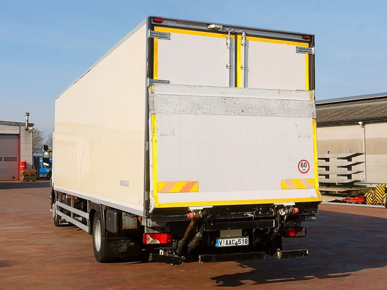 Refrigerator truck Scania P 230 KUHLKOFFER CARRIER SUPRA 950 MT A/C Scania P 230 KUHLKOFFER CARRIER SUPRA 950 MT A/C: picture 7
