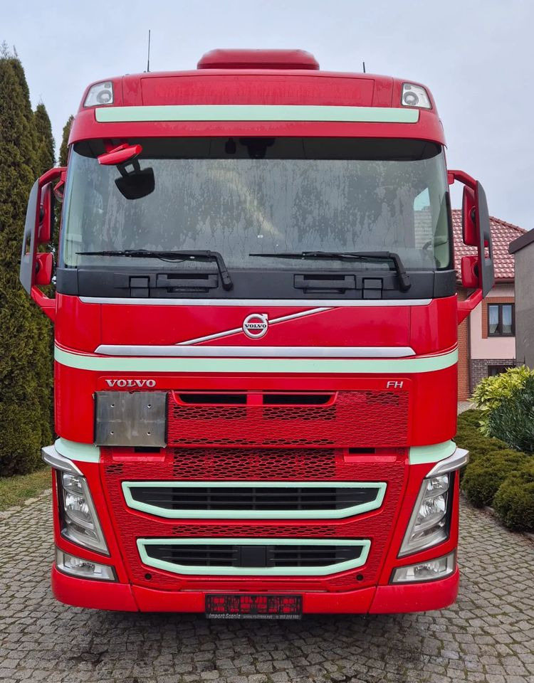 Volvo FH GLOBETROTTER - Tractor unit: picture 2 Volvo FH GLOBETROTTER - Tractor unit: picture 2