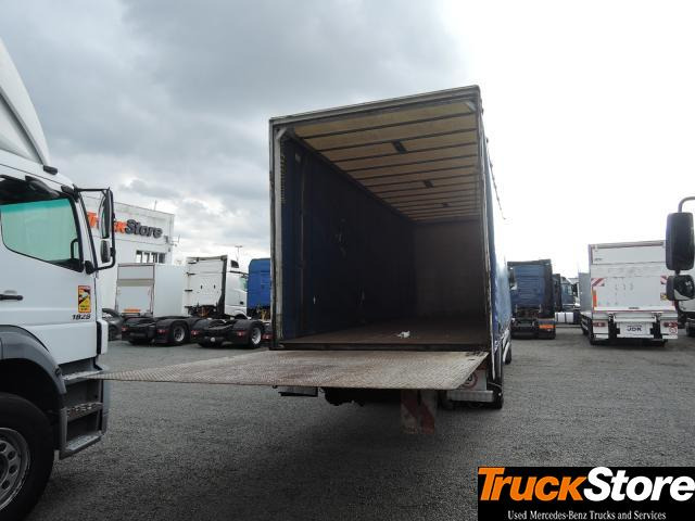 Mercedes-Benz ATEGO AXOR 1828 L - Curtainsider truck: picture 4 Mercedes-Benz ATEGO AXOR 1828 L - Curtainsider truck: picture 4
