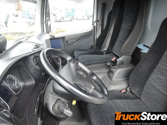 Mercedes-Benz Atego 821 L - Box van: picture 2 Mercedes-Benz Atego 821 L - Box van: picture 2