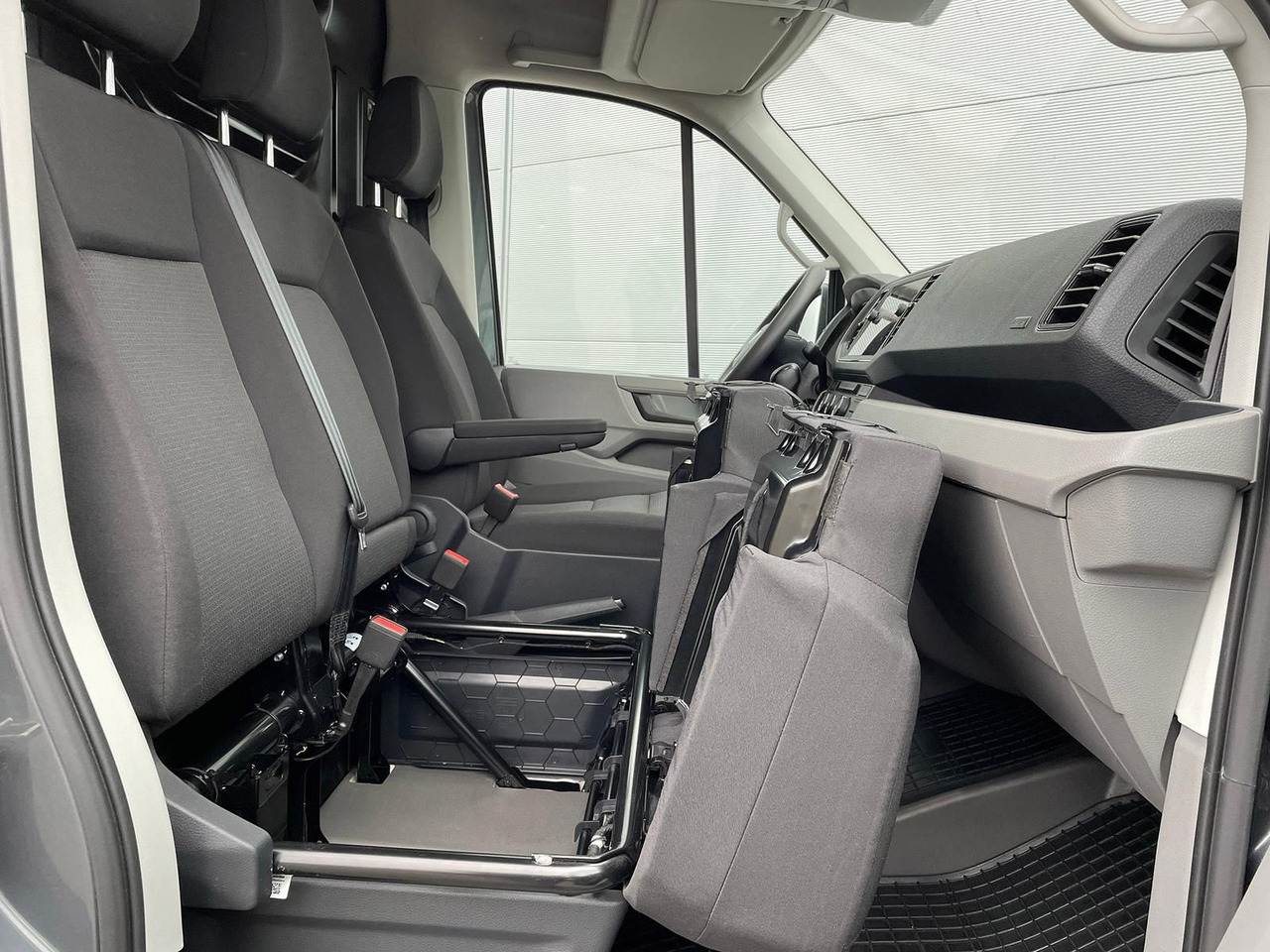 Panel van MAN TGE 3.160 L4H3 KASTEN TEMPOMAT AHK SITZHZ DAB: picture 25 Panel van MAN TGE 3.160 L4H3 KASTEN TEMPOMAT AHK SITZHZ DAB: picture 25