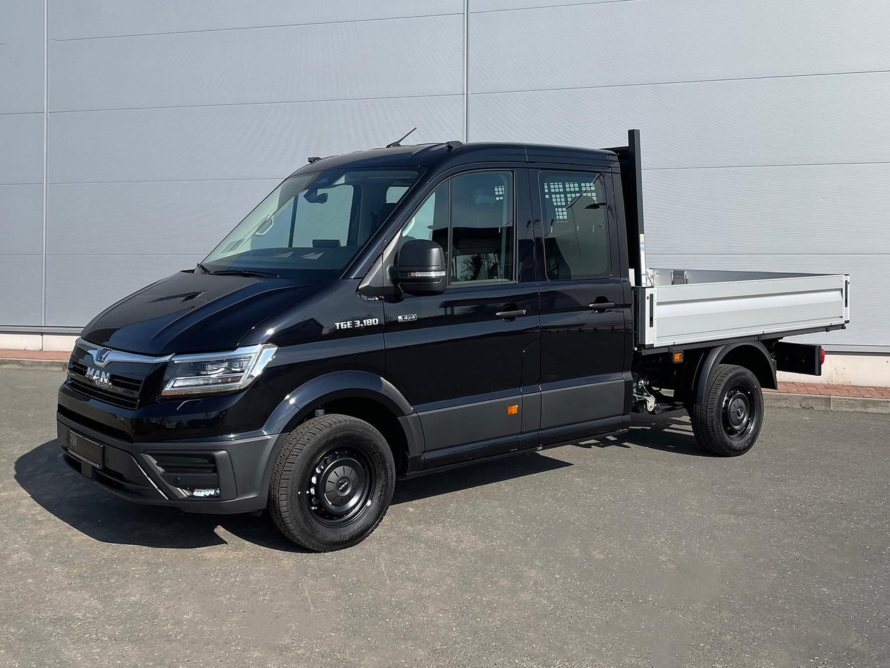 MAN TGE 3.180 Pritsche DOKA MR 4x4 ACC LED DIFF-SPER - Flatbed van, Combi van: picture 1 MAN TGE 3.180 Pritsche DOKA MR 4x4 ACC LED DIFF-SPER - Flatbed van, Combi van: picture 1