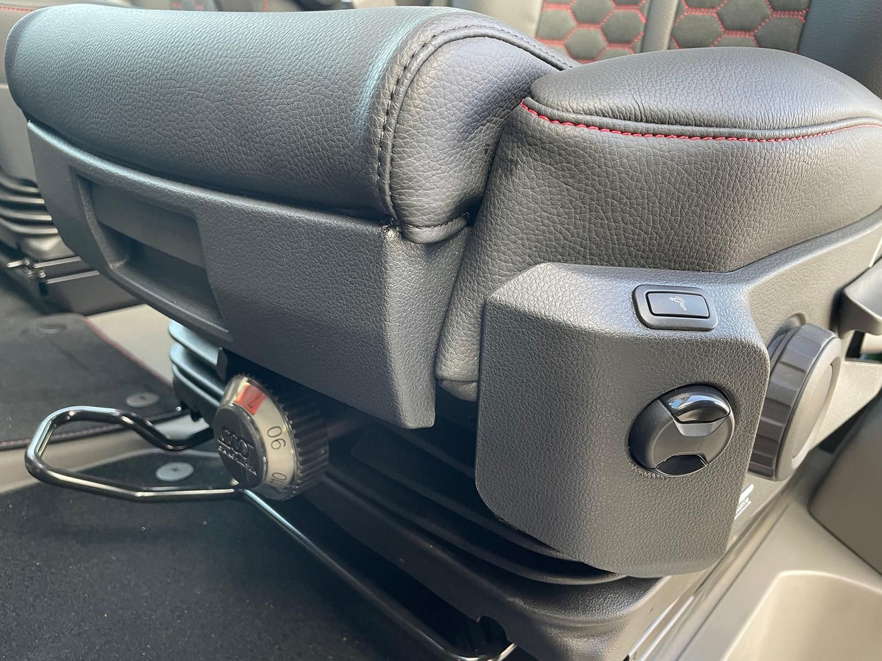 Car MAN TGE 3.200 L3H2 MIXTO 4x4 Individual S ACC STANDH: picture 28 Car MAN TGE 3.200 L3H2 MIXTO 4x4 Individual S ACC STANDH: picture 28