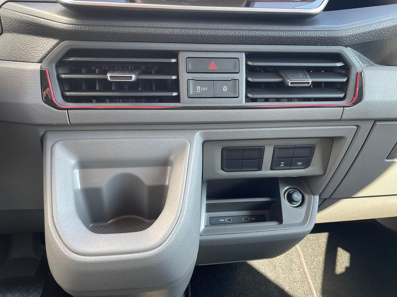 Car MAN TGE 3.200 L3H2 MIXTO 4x4 Individual S ACC STANDH: picture 24 Car MAN TGE 3.200 L3H2 MIXTO 4x4 Individual S ACC STANDH: picture 24