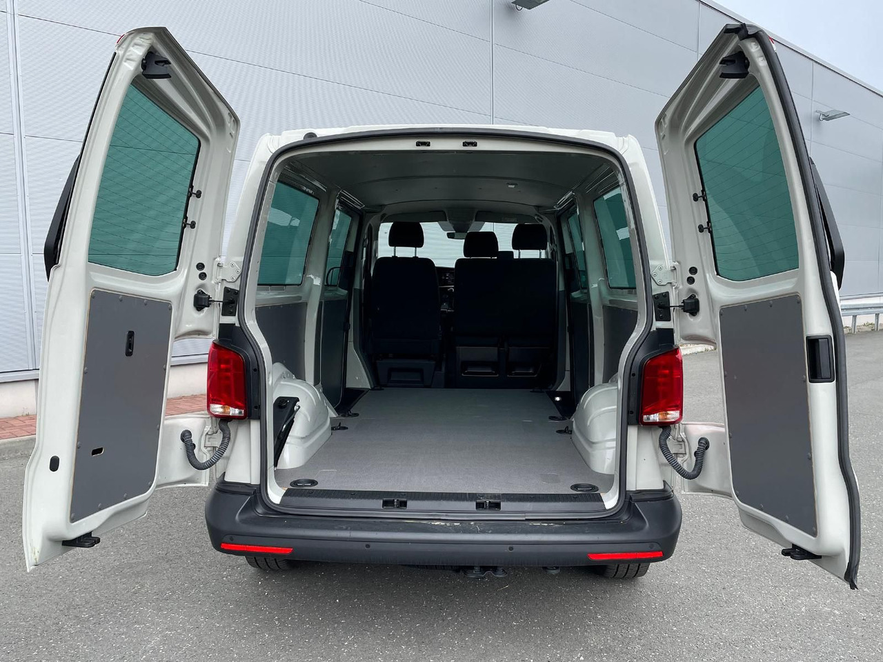 New Panel van Volkswagen T6.1 Transporter 2.0 TDI lang 4MOTION SITZHZ NAV: picture 31