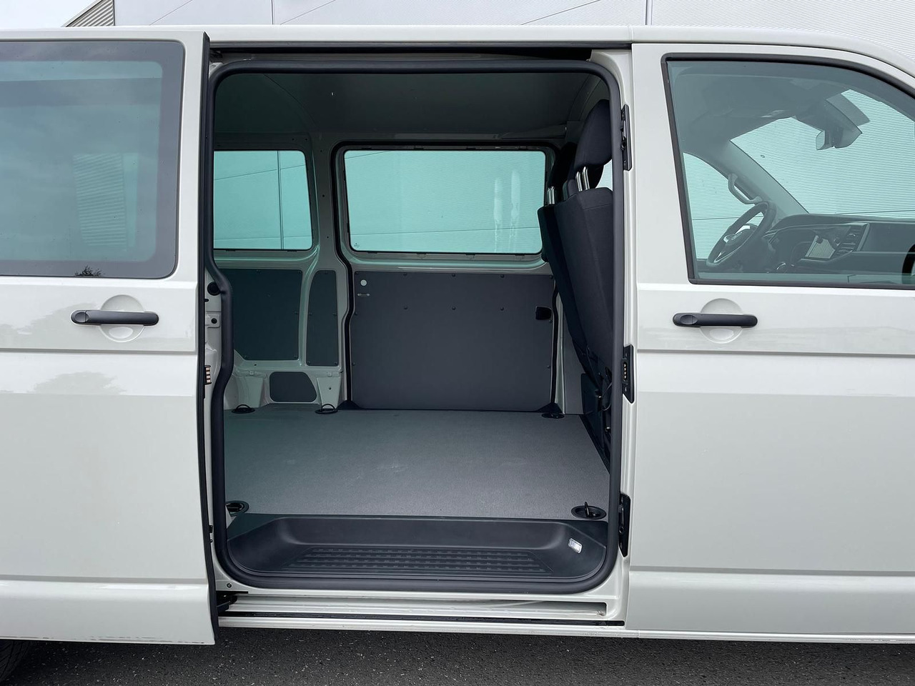 New Panel van Volkswagen T6.1 Transporter 2.0 TDI lang 4MOTION SITZHZ NAV: picture 9