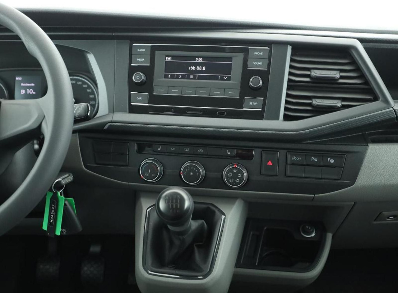 Volkswagen T6.1 Transporter LR FWD PDC SITZHZ TEMP AHK - Panel van: picture 5 Volkswagen T6.1 Transporter LR FWD PDC SITZHZ TEMP AHK - Panel van: picture 5