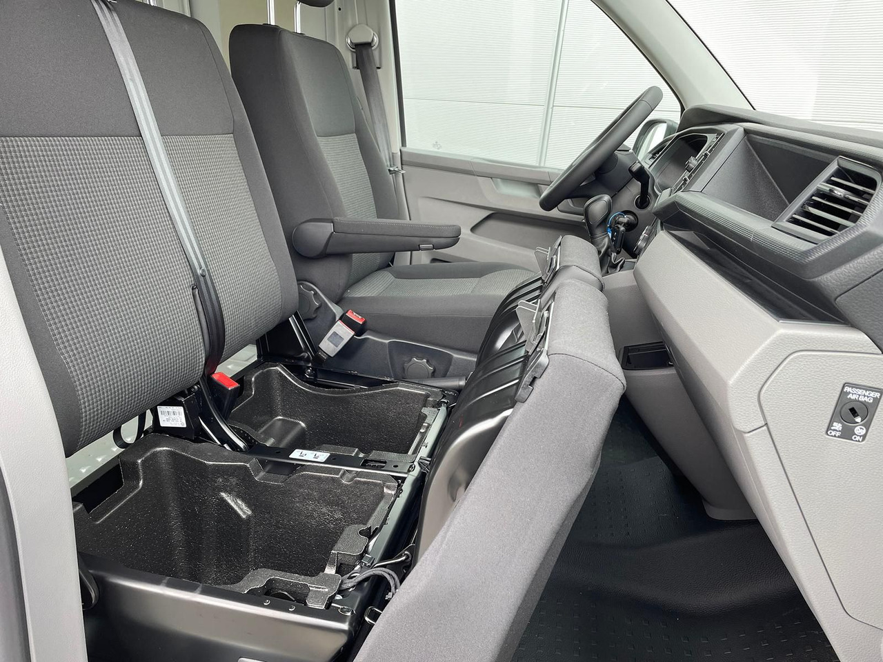 Panel van Volkswagen T6.1 Transporter Mixto lang 4M MFL LED TEMPOMAT: picture 19