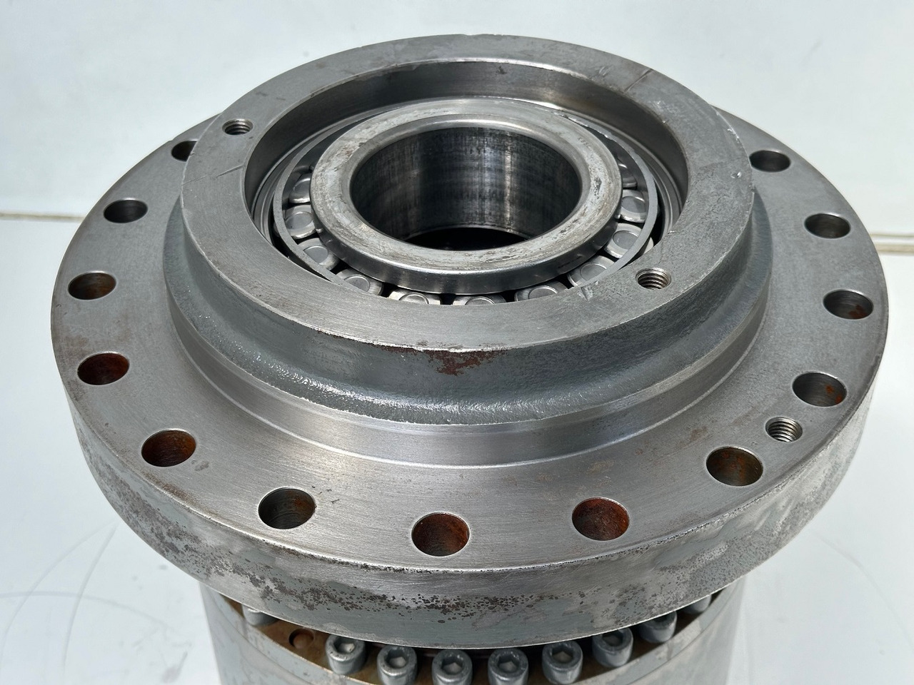 Swing motor for Excavator Liebherr Abtriebswellengehäuse ID-Nr.90015650 - Innenrad ID-Nr.90015651 inkl. beiden Kegelrollenlager ID-Nr.761008503 - ID-Nr.10195527. SAT225/268 - SAT250/278 - SAT250/283. #11501.31885#: picture 14 Swing motor for Excavator Liebherr Abtriebswellengehäuse ID-Nr.90015650 - Innenrad ID-Nr.90015651 inkl. beiden Kegelrollenlager ID-Nr.761008503 - ID-Nr.10195527. SAT225/268 - SAT250/278 - SAT250/283. #11501.31885#: picture 14