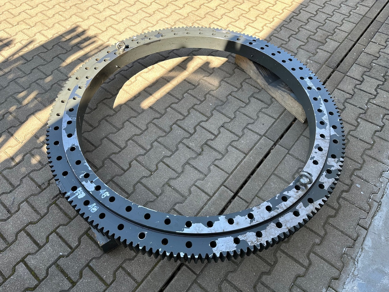 Liebherr Drehkranz - Kugeldrehverbindung Typ:KUD138 VA 002. ID-Nr.982757001. #159.10118# - Slewing ring for Construction machinery: picture 2 Liebherr Drehkranz - Kugeldrehverbindung Typ:KUD138 VA 002. ID-Nr.982757001. #159.10118# - Slewing ring for Construction machinery: picture 2