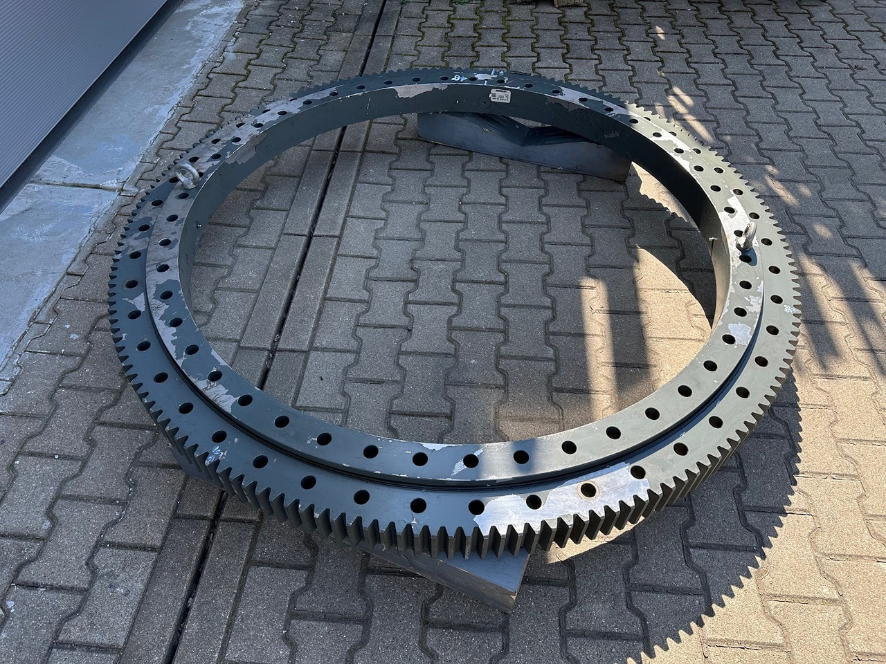 Liebherr Drehkranz - Kugeldrehverbindung Typ:KUD138 VA 002. ID-Nr.982757001. #159.10118# - Slewing ring for Construction machinery: picture 3 Liebherr Drehkranz - Kugeldrehverbindung Typ:KUD138 VA 002. ID-Nr.982757001. #159.10118# - Slewing ring for Construction machinery: picture 3