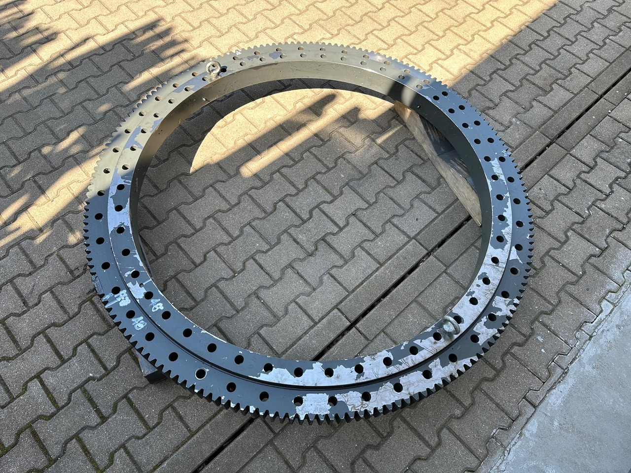 Liebherr Drehkranz - Kugeldrehverbindung Typ:KUD138 VA 002. ID-Nr.982757001. #159.10118# - Slewing ring for Construction machinery: picture 4 Liebherr Drehkranz - Kugeldrehverbindung Typ:KUD138 VA 002. ID-Nr.982757001. #159.10118# - Slewing ring for Construction machinery: picture 4
