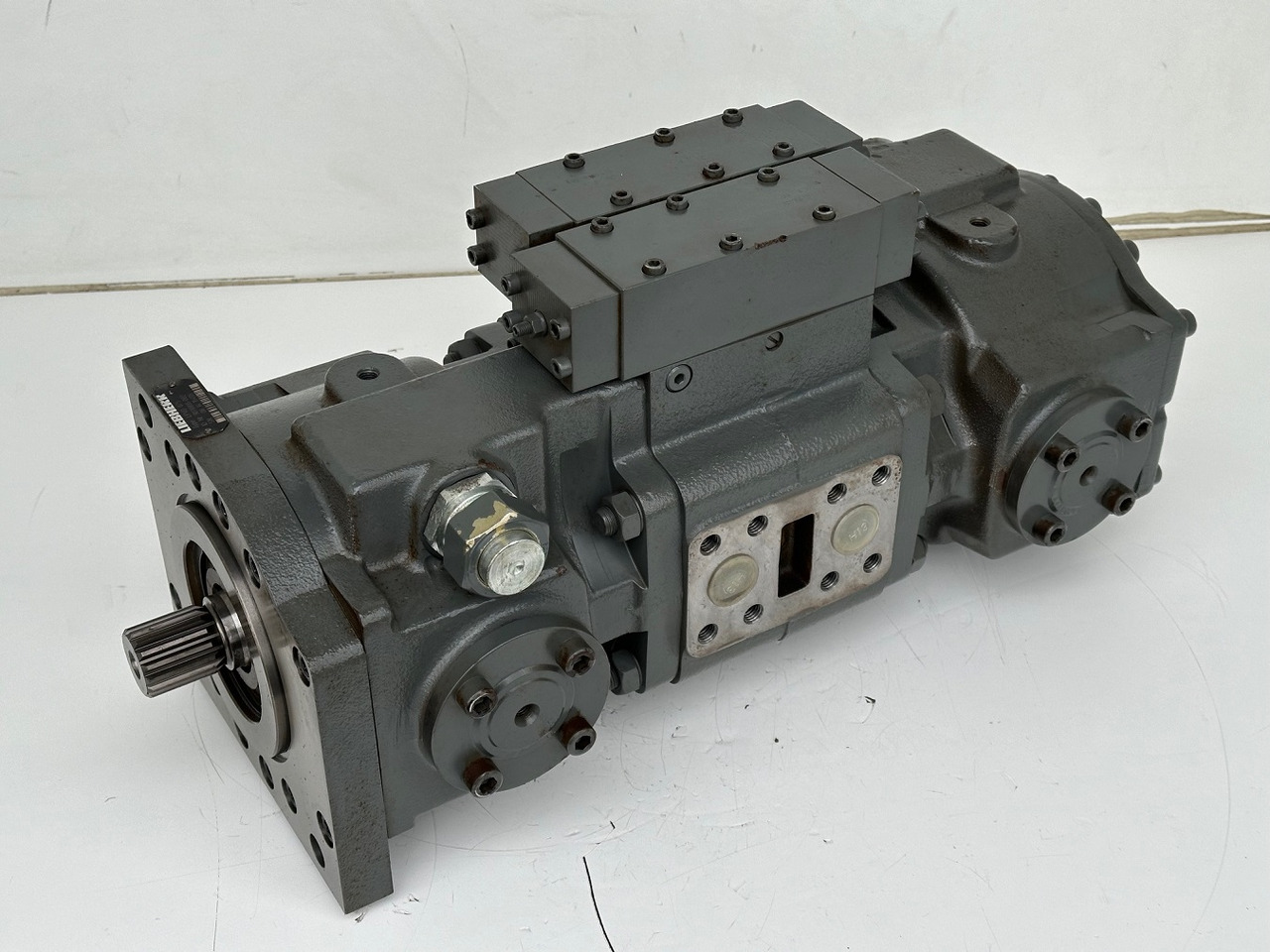 Liebherr Hydraulikdoppelpumpe Typ:LPVD 075. ID-Nr.9076806 - ID-Nr.9279749 - ID-Nr.9880487 - ID-Nr.9073988. A902 IND - A904 IND. #9076806.15495# - Hydraulic pump for Construction machinery: picture 2 Liebherr Hydraulikdoppelpumpe Typ:LPVD 075. ID-Nr.9076806 - ID-Nr.9279749 - ID-Nr.9880487 - ID-Nr.9073988. A902 IND - A904 IND. #9076806.15495# - Hydraulic pump for Construction machinery: picture 2