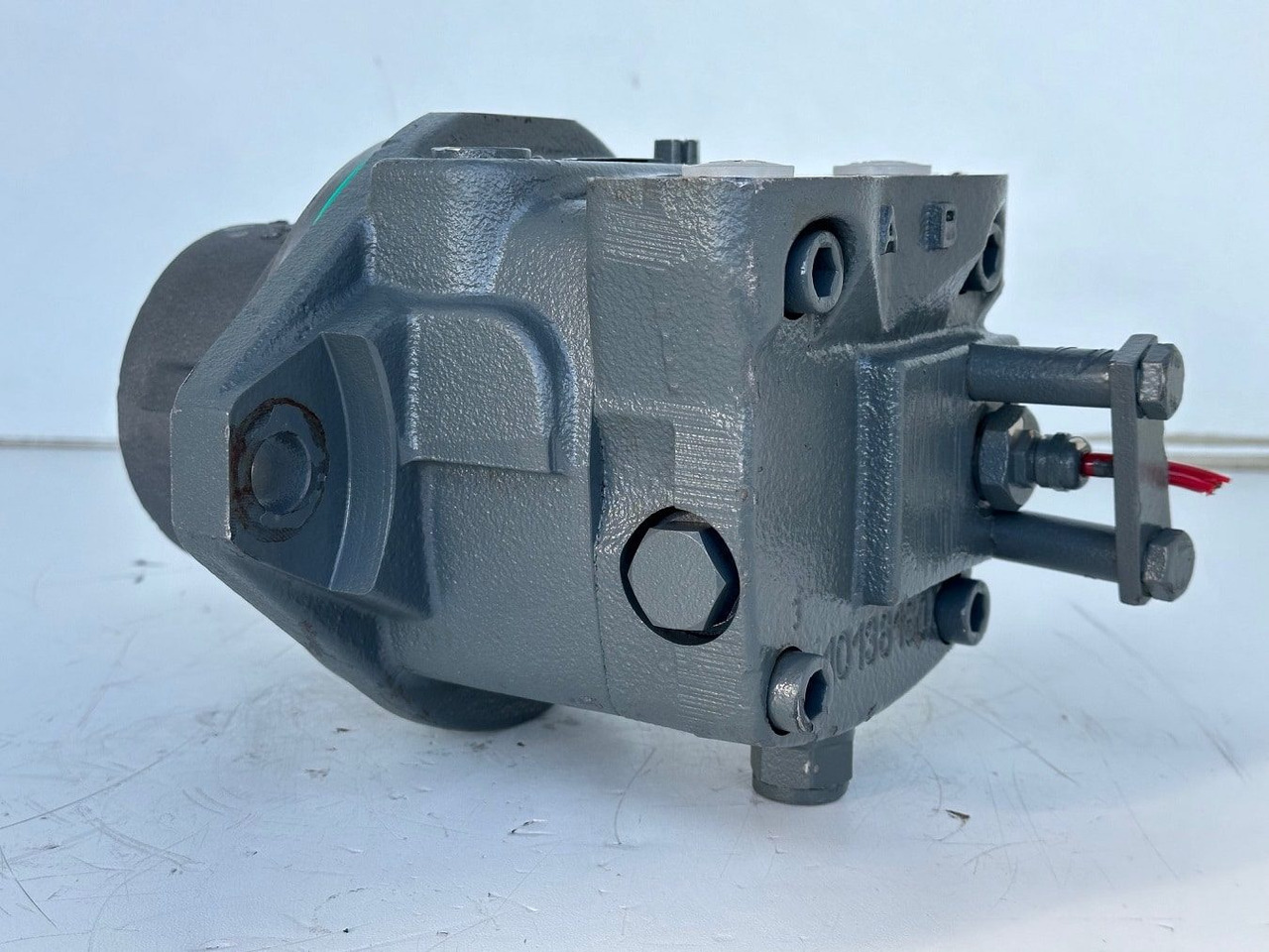 Liebherr Hydraulikeinbaumotor FMF045, ID-Nr.10132702. A924,LH30C,LH30M,LH35M,LH35MT,LH40C,LH40CP,LH40M,LH40MP,LH50CHR,LH50M,LH50MHR,LH50MT. #23.12.01074# - Hydraulic motor for Wheel excavator: picture 4 Liebherr Hydraulikeinbaumotor FMF045, ID-Nr.10132702. A924,LH30C,LH30M,LH35M,LH35MT,LH40C,LH40CP,LH40M,LH40MP,LH50CHR,LH50M,LH50MHR,LH50MT. #23.12.01074# - Hydraulic motor for Wheel excavator: picture 4