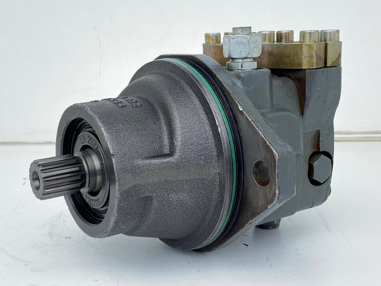 Liebherr Hydraulikeinbaumotor FMF045, ID-Nr.10132702. A924, LH30C, LH30M, LH35M, LH35MT, LH40C, LH40CP, LH40M, LH40MP, LH50CHR, LH50M, LH50MHR, LH50MT. #33179# - Hydraulic motor for Wheel excavator: picture 5 Liebherr Hydraulikeinbaumotor FMF045, ID-Nr.10132702. A924, LH30C, LH30M, LH35M, LH35MT, LH40C, LH40CP, LH40M, LH40MP, LH50CHR, LH50M, LH50MHR, LH50MT. #33179# - Hydraulic motor for Wheel excavator: picture 5