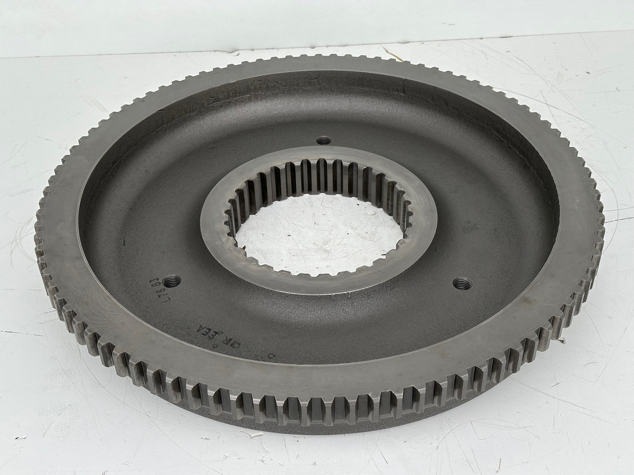 Liebherr Original Stützflansch ID-Nr.944427703. FAT500E502,FAT500E503,FAT500E517,FAT500E518,FAT500F522,FAT500F522,FAT500F528,FAT500F529.PR734,PR73605,PR7363,PR7364,PR736,RL44,RL46,RL463. #944427703.31 - Final drive for Bulldozer: picture 3 Liebherr Original Stützflansch ID-Nr.944427703. FAT500E502,FAT500E503,FAT500E517,FAT500E518,FAT500F522,FAT500F522,FAT500F528,FAT500F529.PR734,PR73605,PR7363,PR7364,PR736,RL44,RL46,RL463. #944427703.31 - Final drive for Bulldozer: picture 3