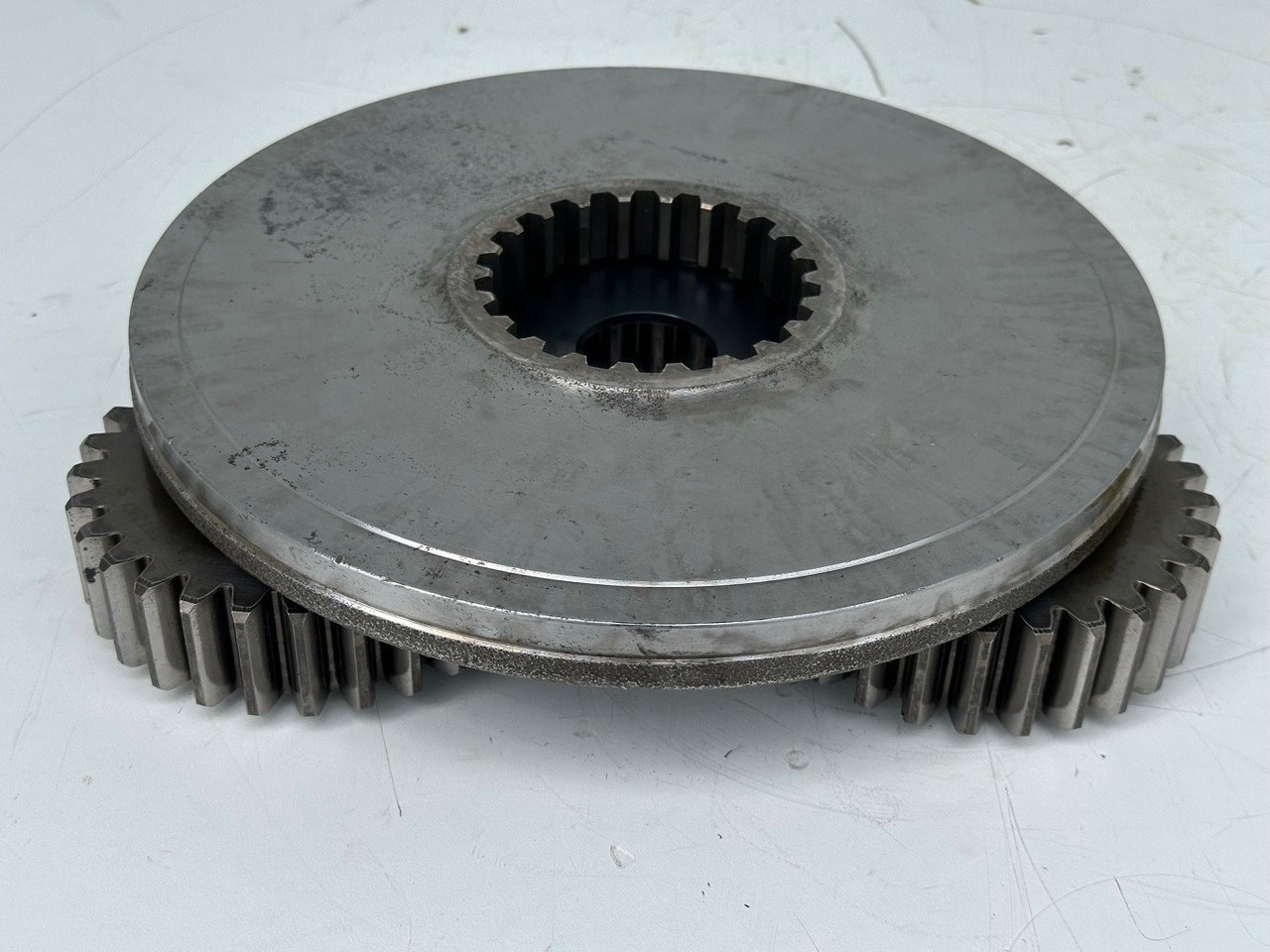 Liebherr Planetenträger ID-Nr.90024938 mit Planetenräder ID-Nr.90024939. FAT400P112 -FAT400P130 - FAT400P139. LO1936,LOS926,R926,R928,R930,R934,R936,R940,R944,R946,R950 T. #H1.6569.90024939# - Final drive for Crawler excavator: picture 5 Liebherr Planetenträger ID-Nr.90024938 mit Planetenräder ID-Nr.90024939. FAT400P112 -FAT400P130 - FAT400P139. LO1936,LOS926,R926,R928,R930,R934,R936,R940,R944,R946,R950 T. #H1.6569.90024939# - Final drive for Crawler excavator: picture 5