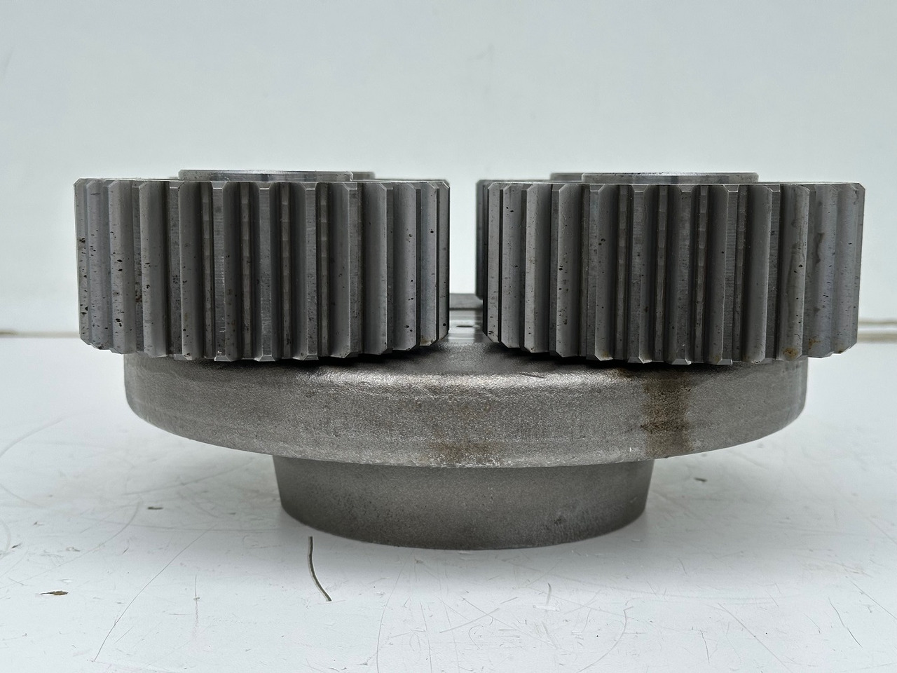 Liebherr Planetenträger ID-Nr.90203516 mit Planetenrad ID-Nr.90203494. Typ:FAT400G546. PR71605LGP-1823. PR716LGP-1423. PR716XL-1422. #PLA.PL.28.09# - Final drive for Bulldozer: picture 4 Liebherr Planetenträger ID-Nr.90203516 mit Planetenrad ID-Nr.90203494. Typ:FAT400G546. PR71605LGP-1823. PR716LGP-1423. PR716XL-1422. #PLA.PL.28.09# - Final drive for Bulldozer: picture 4