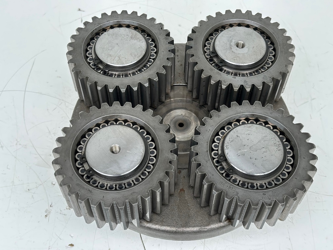 Liebherr Planetenträger ID-Nr.90203516 mit Planetenrad ID-Nr.90203494. Typ:FAT400G546. PR71605LGP-1823. PR716LGP-1423. PR716XL-1422. #PLA.PL.28.09# - Final drive for Bulldozer: picture 2 Liebherr Planetenträger ID-Nr.90203516 mit Planetenrad ID-Nr.90203494. Typ:FAT400G546. PR71605LGP-1823. PR716LGP-1423. PR716XL-1422. #PLA.PL.28.09# - Final drive for Bulldozer: picture 2