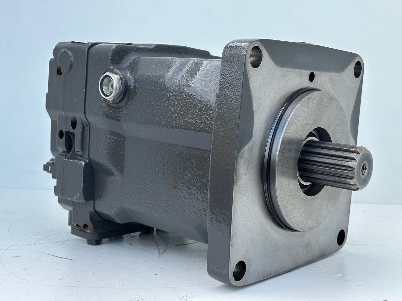 Linde Verstellmotor-Axialkolbenmotor Typ:HMV210-02 2532. #HMV210-02.2532# - Hydraulic motor: picture 2 Linde Verstellmotor-Axialkolbenmotor Typ:HMV210-02 2532. #HMV210-02.2532# - Hydraulic motor: picture 2