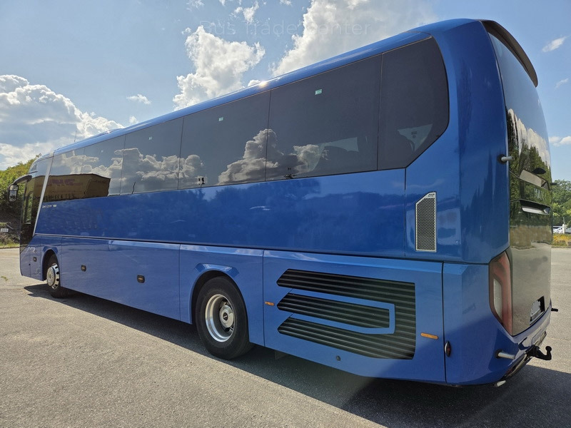 MAN LION'S COACH - Coach: picture 3 MAN LION'S COACH - Coach: picture 3