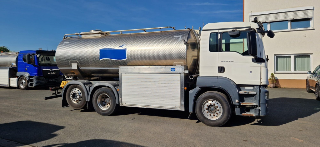 MAN TGS 26.420 6x2 (Nr. 6045) - Tank truck: picture 1 MAN TGS 26.420 6x2 (Nr. 6045) - Tank truck: picture 1