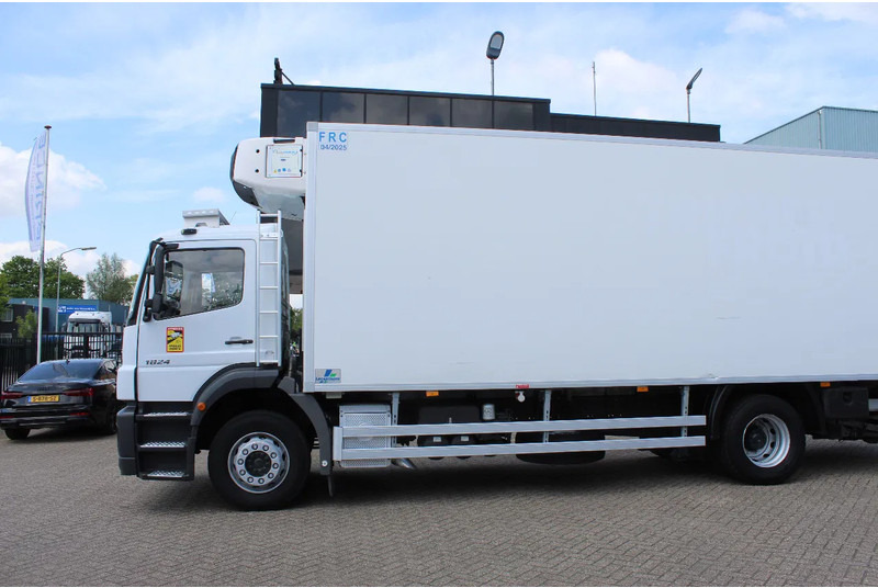 Mercedes-Benz Axor 1824 * EURO5 * 4X2 * CARRIER SUPRA 850 * MANUAL * only 100tkm!!! * - Refrigerator truck: picture 2 Mercedes-Benz Axor 1824 * EURO5 * 4X2 * CARRIER SUPRA 850 * MANUAL * only 100tkm!!! * - Refrigerator truck: picture 2