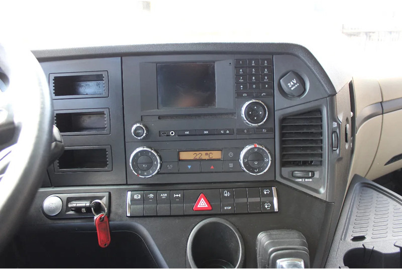 Tractor unit Mercedes-Benz Actros 1845 * EURO6 * 4X2 *: picture 14