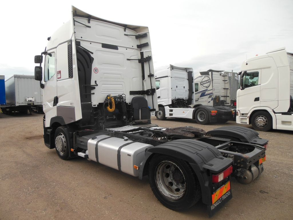 Renault T520 COMFORT, LOWDECK, TOP STAND Renault T520 COMFORT, LOWDECK, TOP STAND - Tractor unit: picture 4 Renault T520 COMFORT, LOWDECK, TOP STAND Renault T520 COMFORT, LOWDECK, TOP STAND - Tractor unit: picture 4