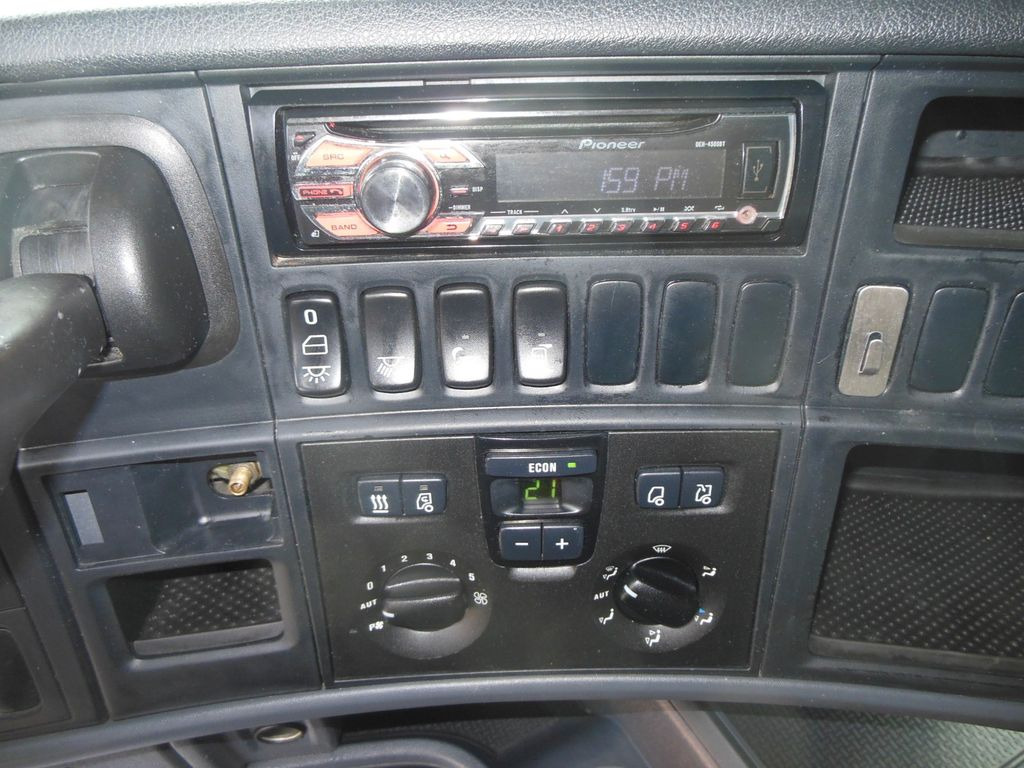 Tractor unit Scania R 520, V8, RETARDER: picture 18