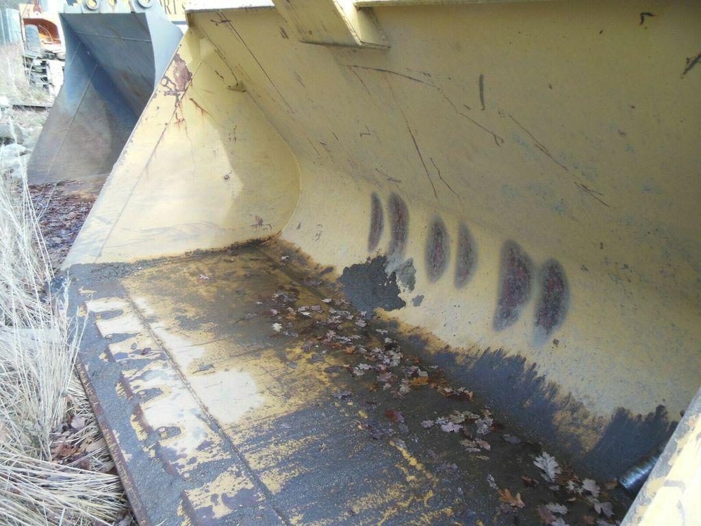 Volvo L120 - Schaufel 3,8m3 Volvo L120 - Schaufel 3,8m3 - Loader bucket: picture 3 Volvo L120 - Schaufel 3,8m3 Volvo L120 - Schaufel 3,8m3 - Loader bucket: picture 3